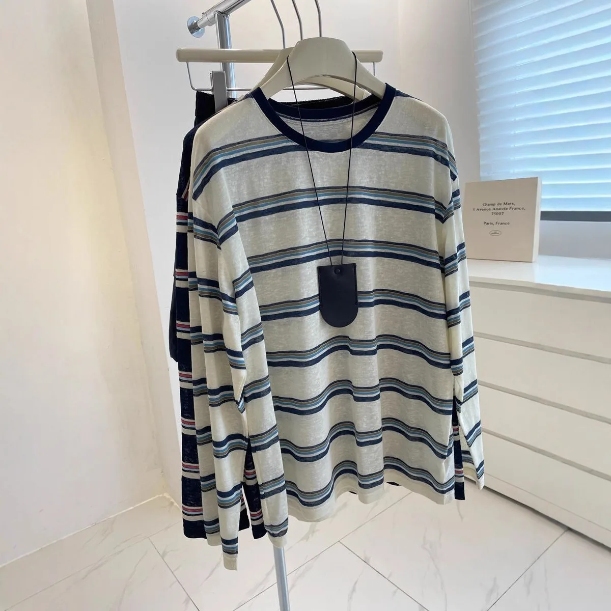 Minimalist Blue White Stripe L - Blouses 评论和价格